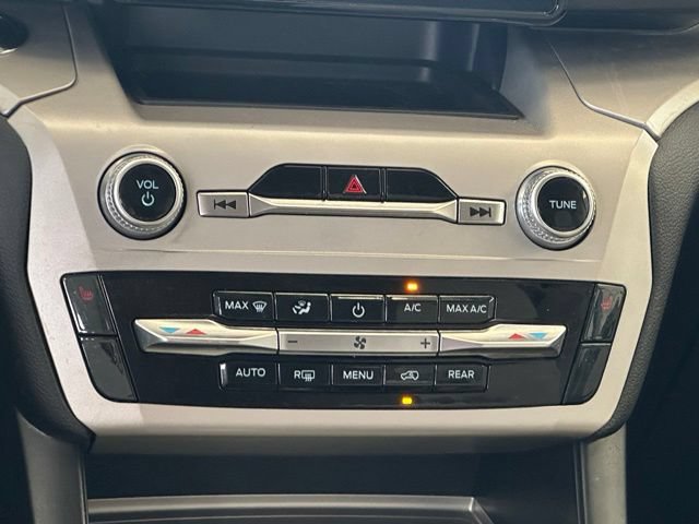 Certified 2023 Ford Explorer XLT w/ Class IV Trailer Tow Package AWD/4WD image 15