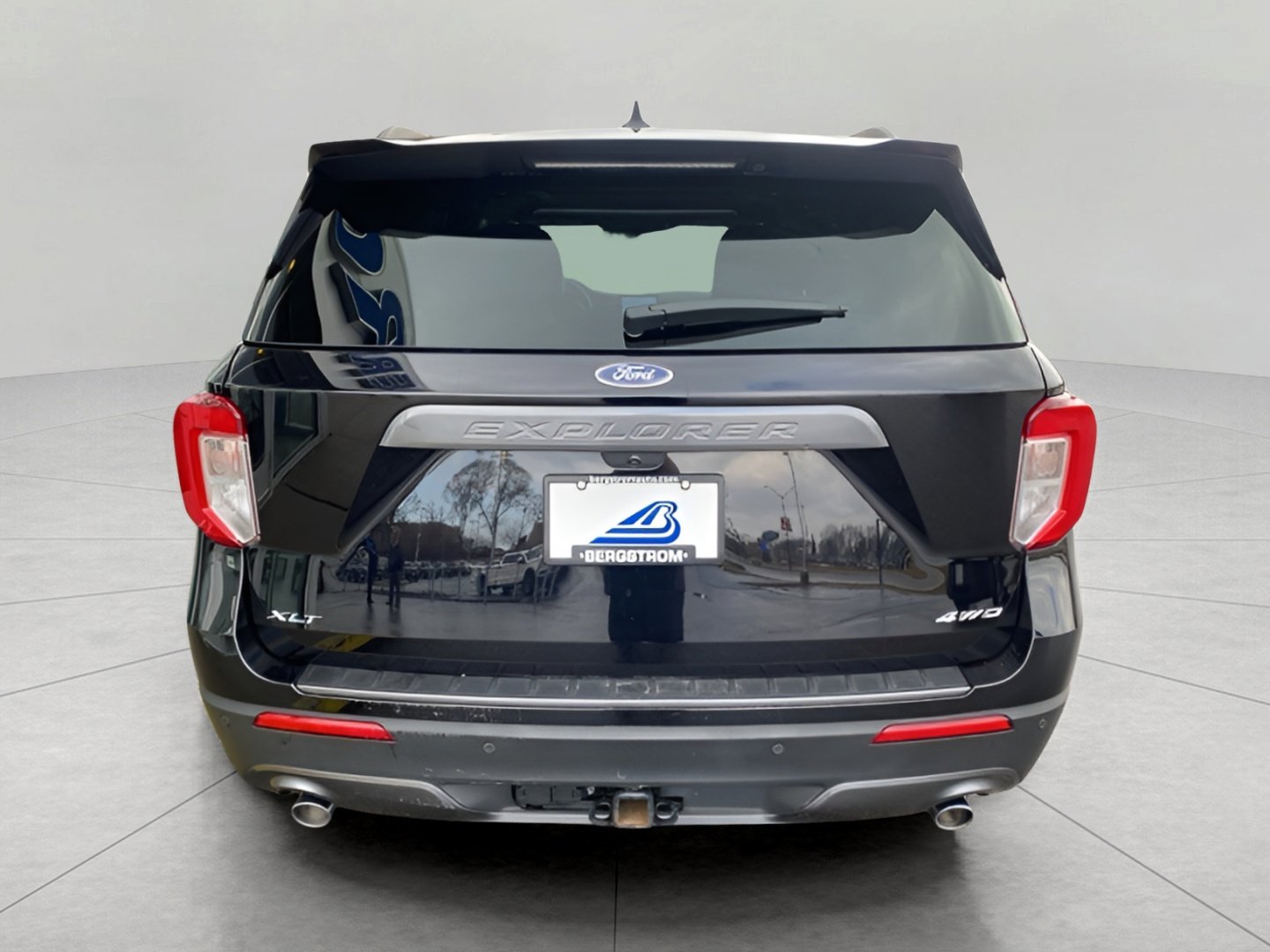 Certified 2023 Ford Explorer XLT w/ Equipment Group 202A image 6