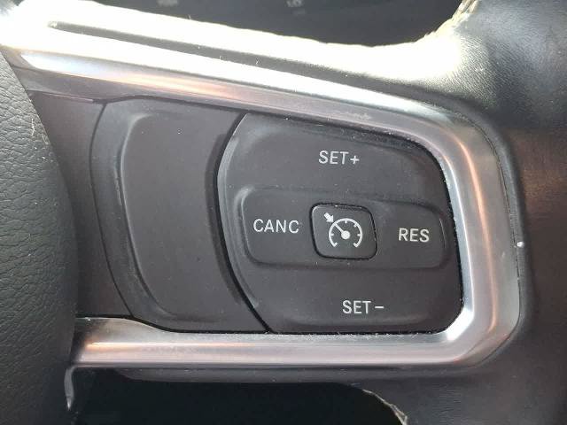 Used 2018 Jeep Wrangler Unlimited Sahara w/ Dual Top Group AWD/4WD image 24