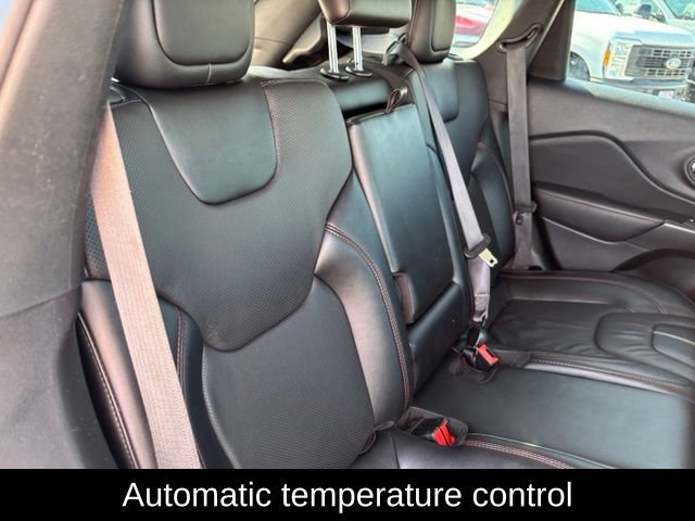 Used 2022 Jeep Cherokee Trailhawk w/ Sound & Nav Group AWD/4WD image 22