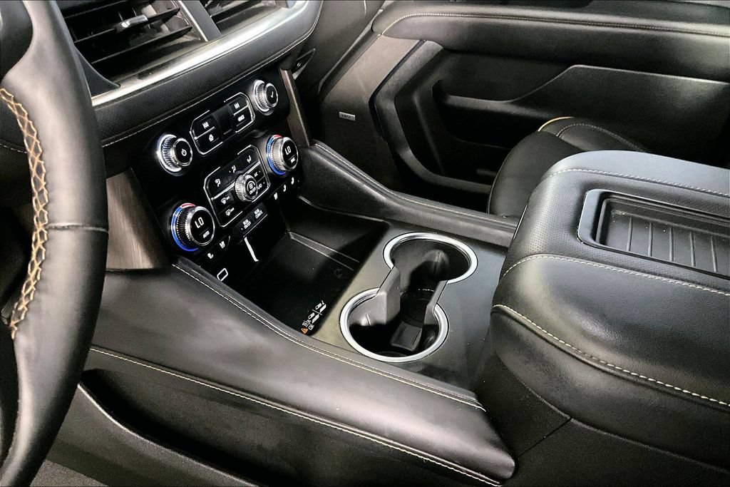 Used 2024 GMC Yukon XL AT4 w/ Technology Package AWD/4WD image 13
