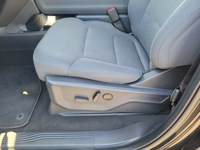 Certified 2025 Ford Expedition Max Active RWD image 23