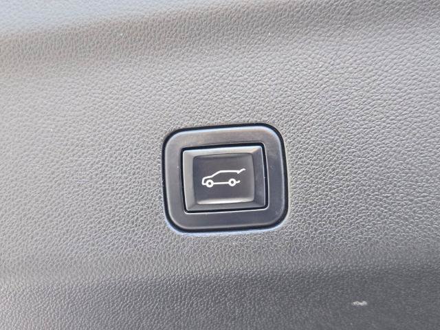 Used 2022 Chevrolet Tahoe Premier AWD/4WD image 18
