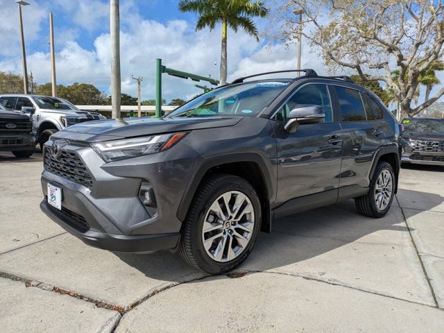 Used 2022 Toyota RAV4 XLE Premium image 3