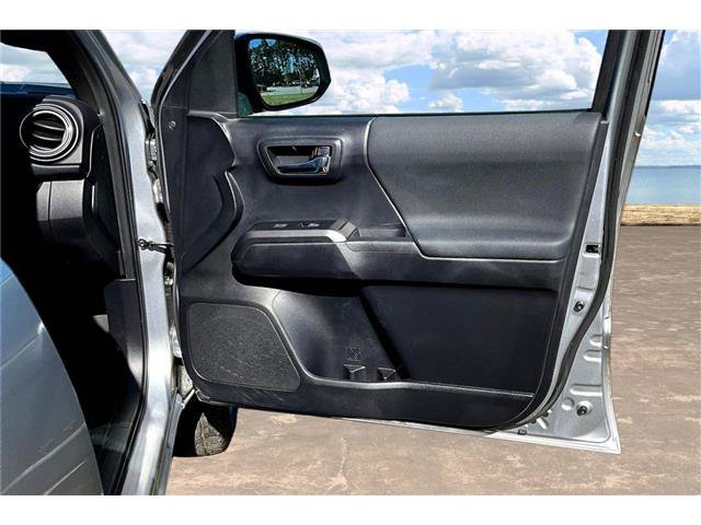Used 2020 Toyota Tacoma TRD Off-Road RWD image 31