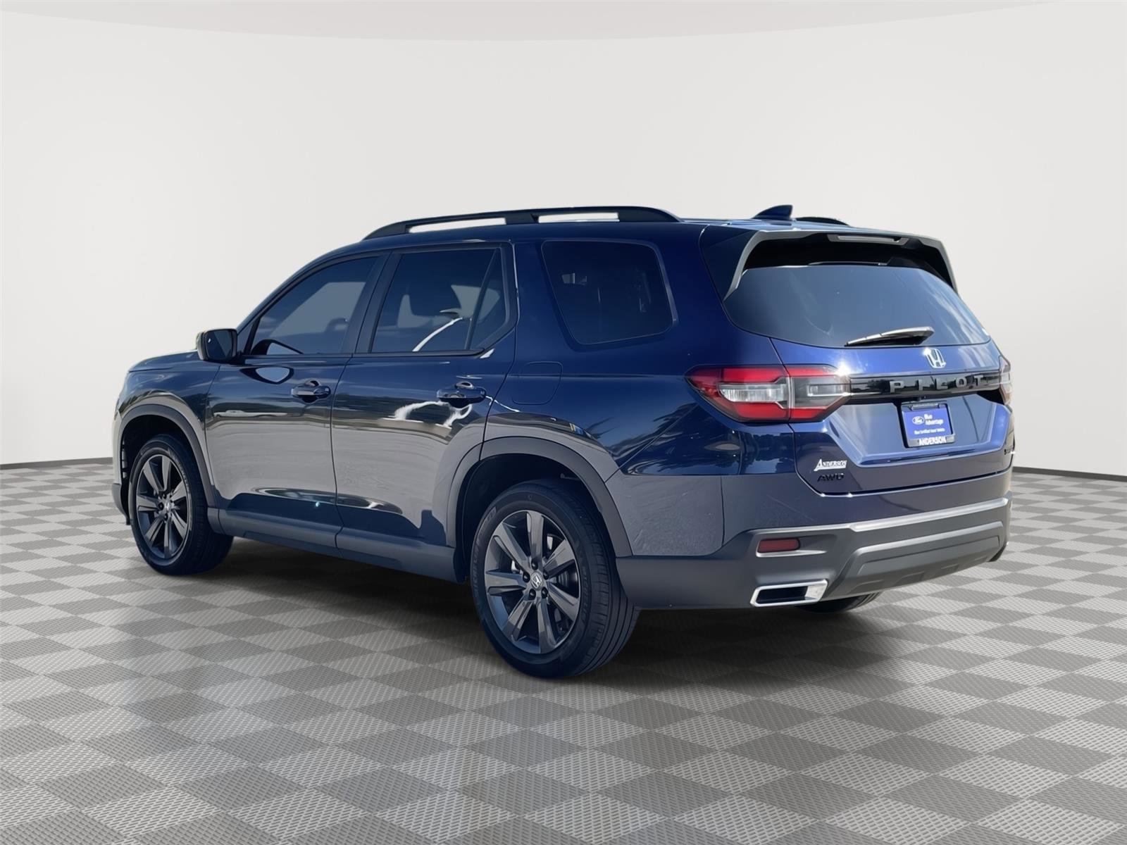 Used 2025 Honda Pilot Sport image 9