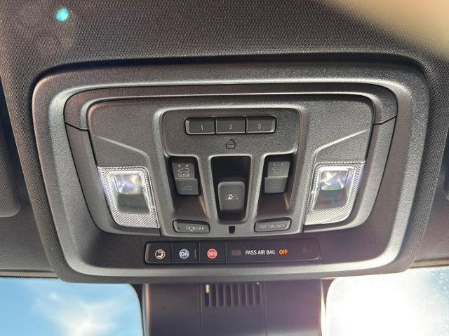 Used 2022 Chevrolet Silverado 1500 High Country w/ Z71 Off-Road Package image 19