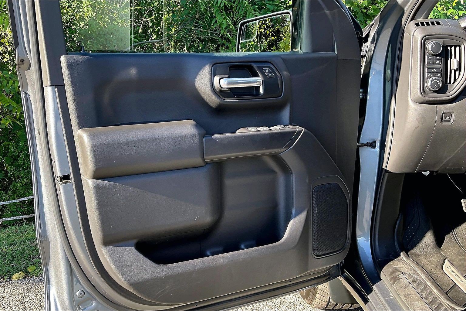 Used 2021 Chevrolet Silverado 1500 Custom AWD/4WD image 23