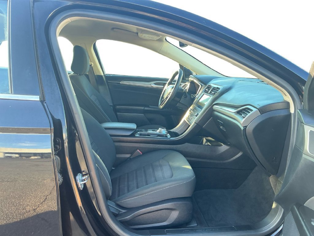 Certified 2020 Ford Fusion SE FWD image 22