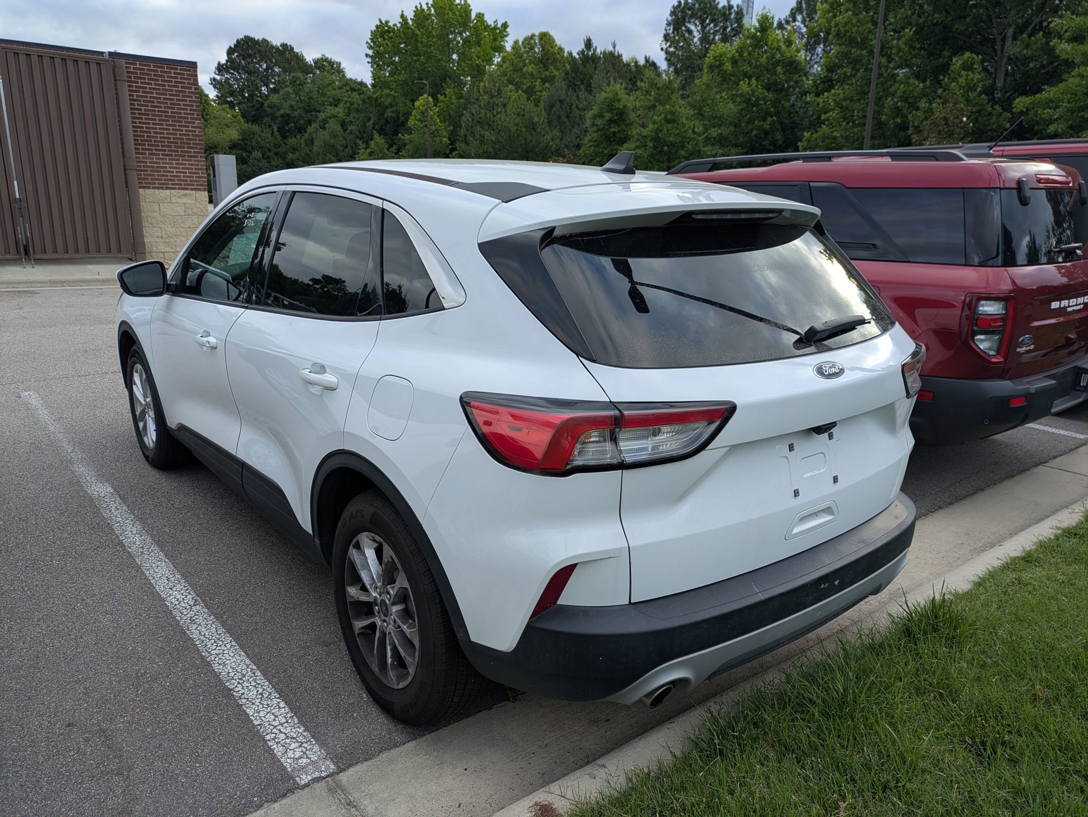 Certified 2021 Ford Escape SE w/ Convenience Package FWD image 4