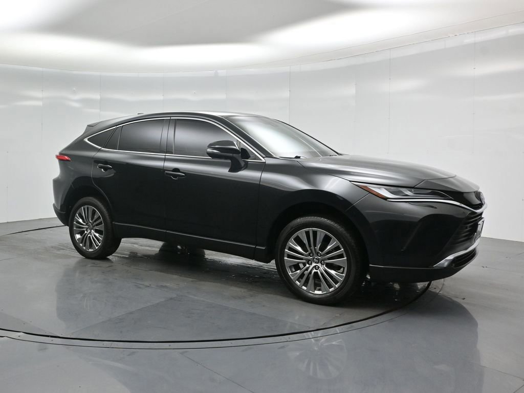 Used 2024 Toyota Venza Limited image 3