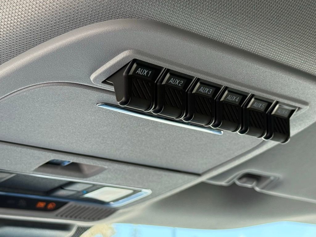 Certified 2025 Ford F350 Lariat w/ Lariat Ultimate Package image 9