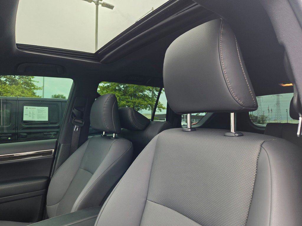Used 2023 Lexus GX 460 Premium image 28