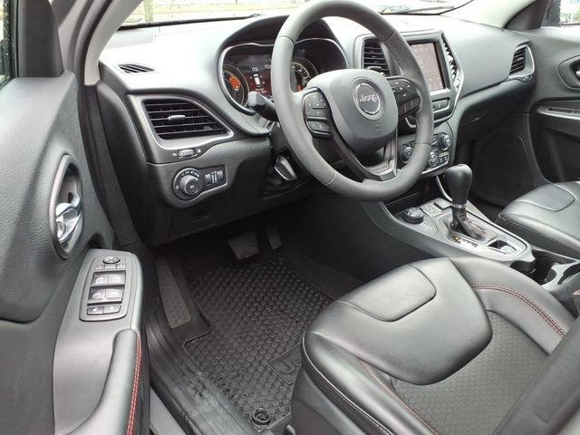 Used 2022 Jeep Cherokee Trailhawk AWD/4WD image 17