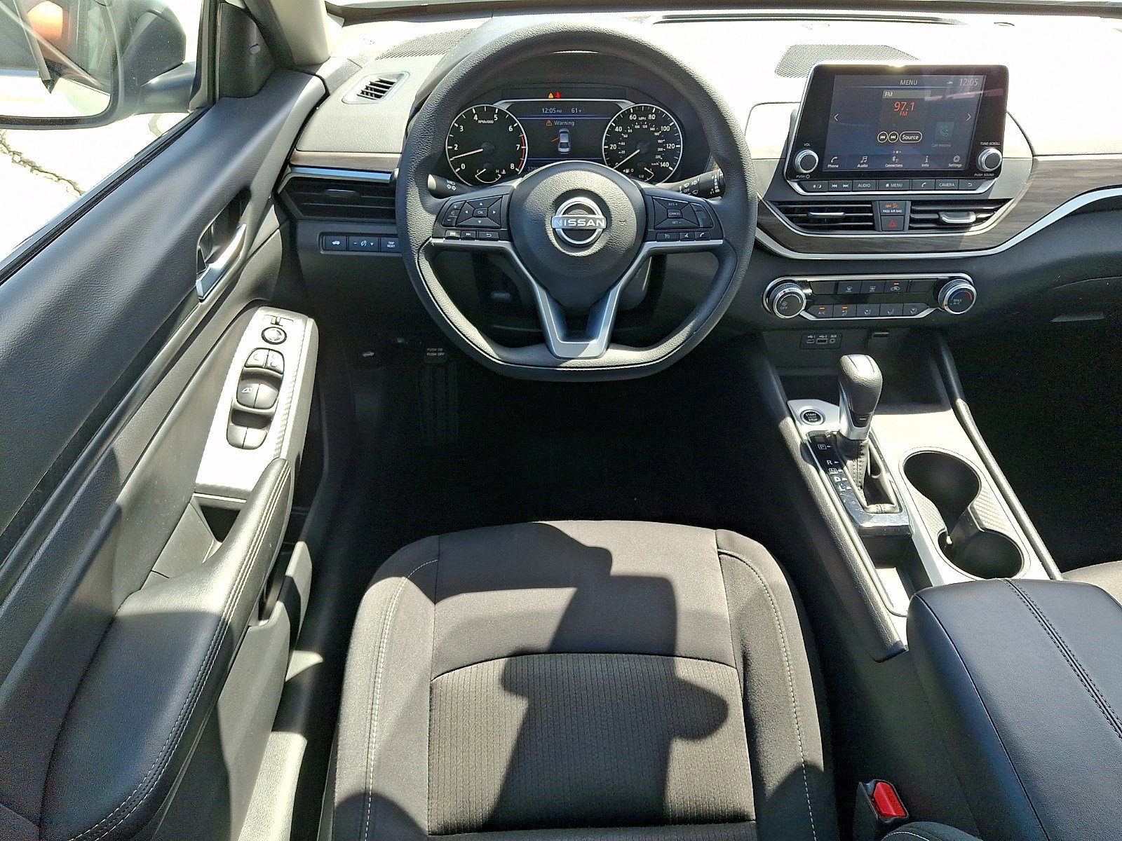 Used 2025 Nissan Altima 2.5 SV FWD image 10