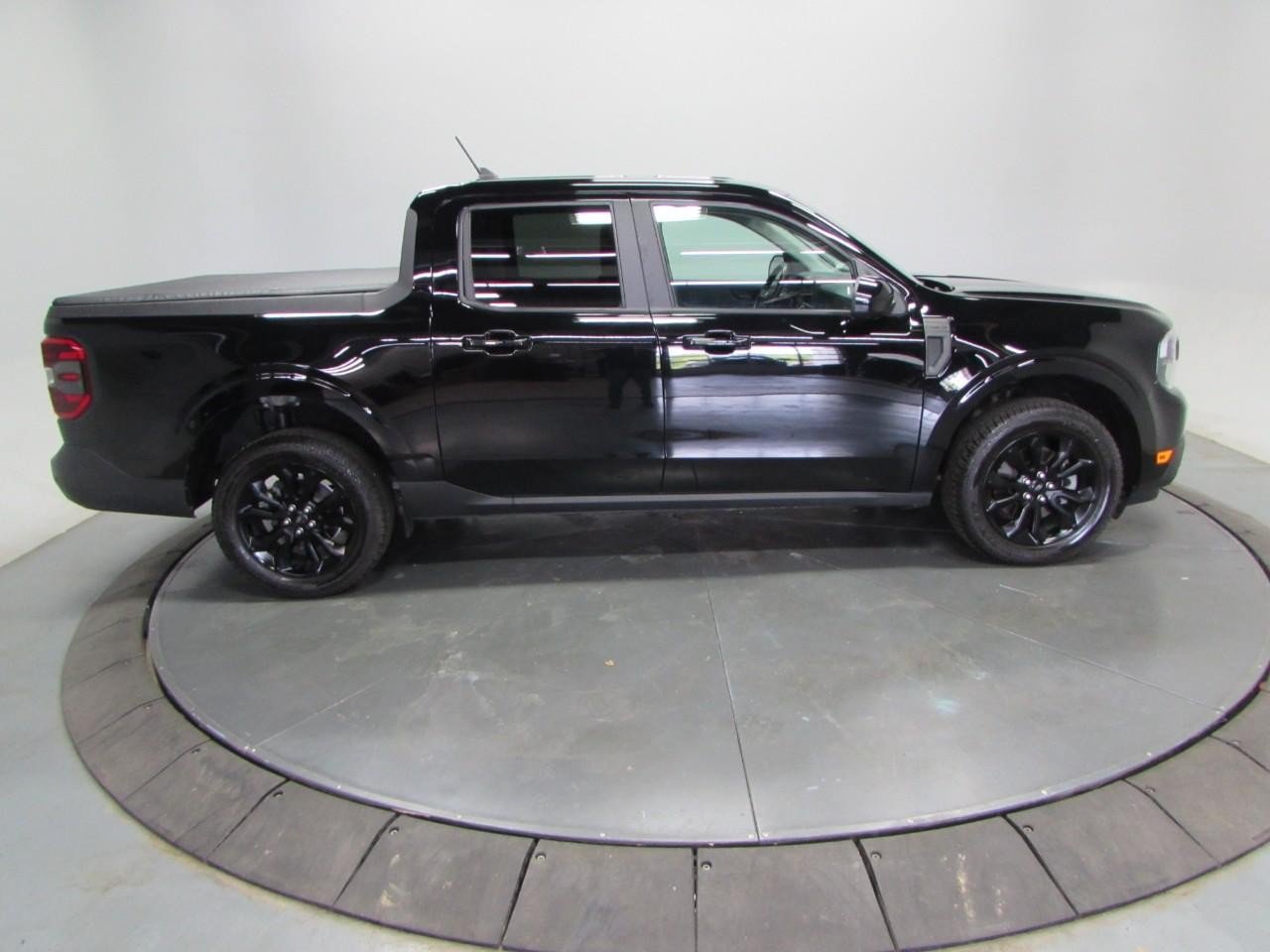 Certified 2024 Ford Maverick Lariat w/ Black Appearance Package FWD image 8