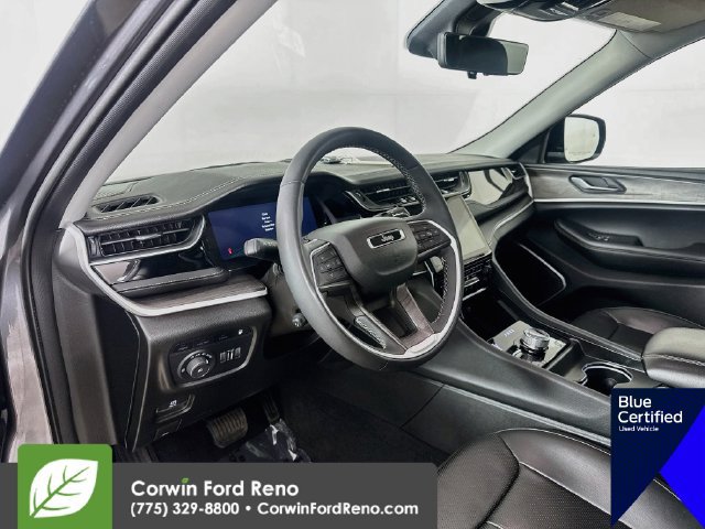 Used 2023 Jeep Grand Cherokee 30th Anniversary AWD/4WD image 11