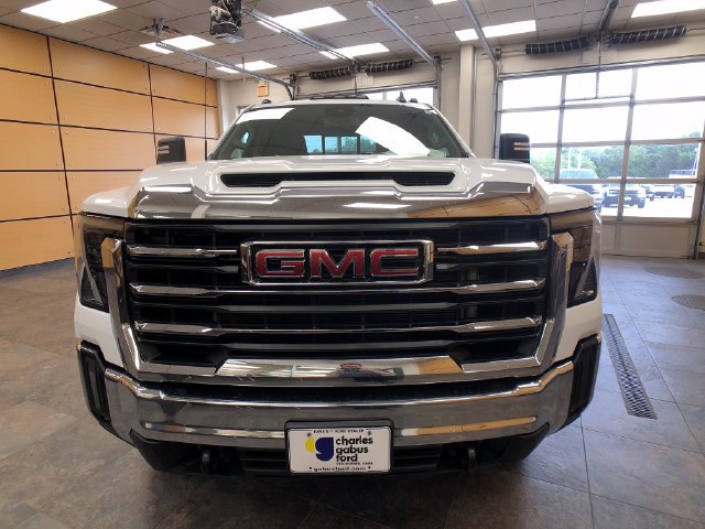 Used 2024 GMC Sierra 2500 SLE w/ SLE Value Package; AWD/4WD image 2