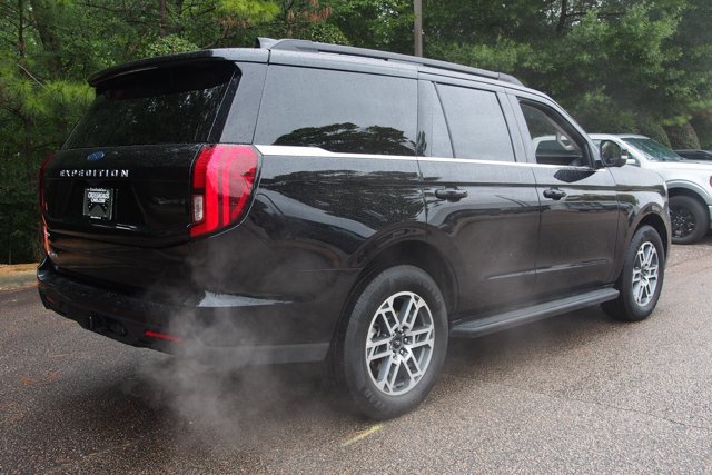 Certified 2025 Ford Expedition Active RWD image 7