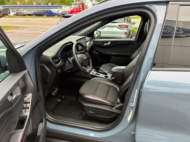 Certified 2023 Ford Escape ST-Line Select w/ Tech Pack #2 AWD/4WD image 18