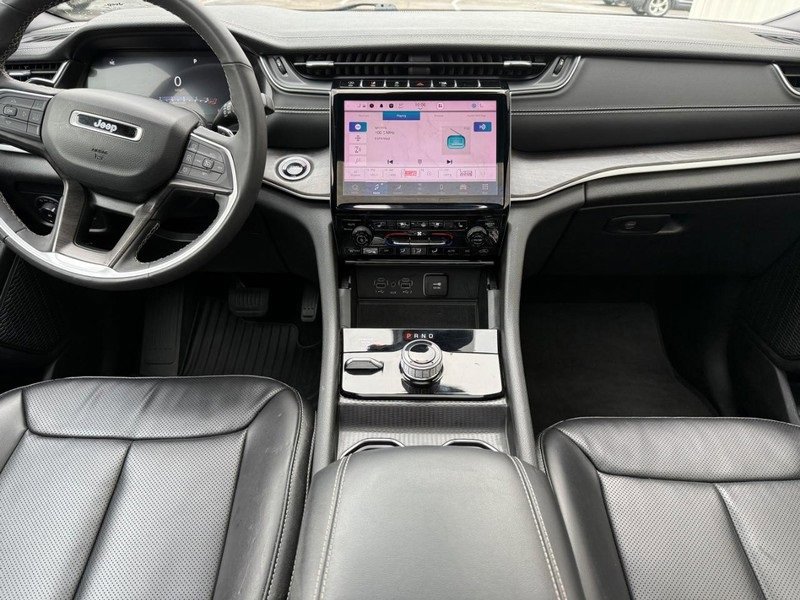 Used 2024 Jeep Grand Cherokee L Limited w/ Luxury Tech Group II image 11