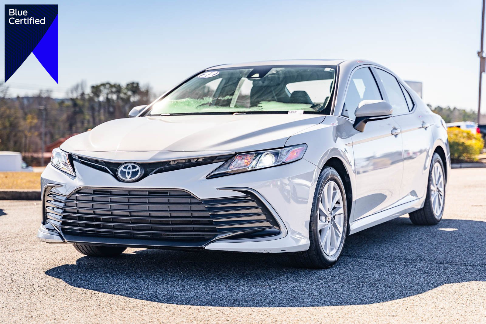 Used 2022 Toyota Camry LE image 1