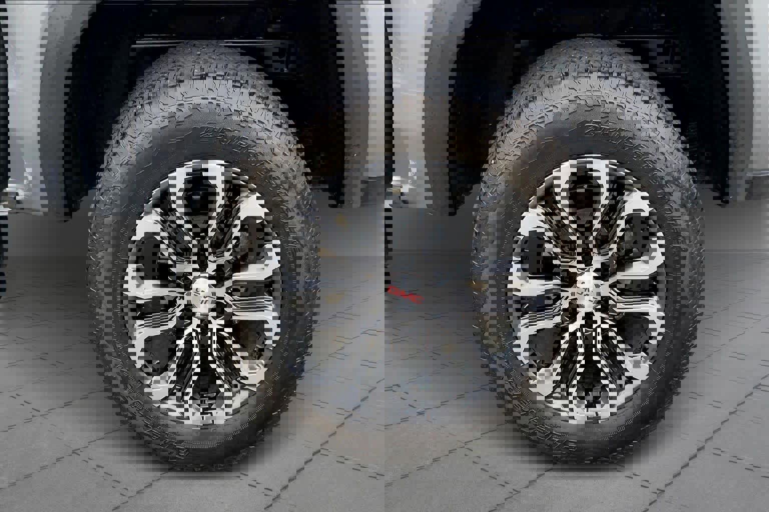 Used 2023 GMC Canyon Denali image 12