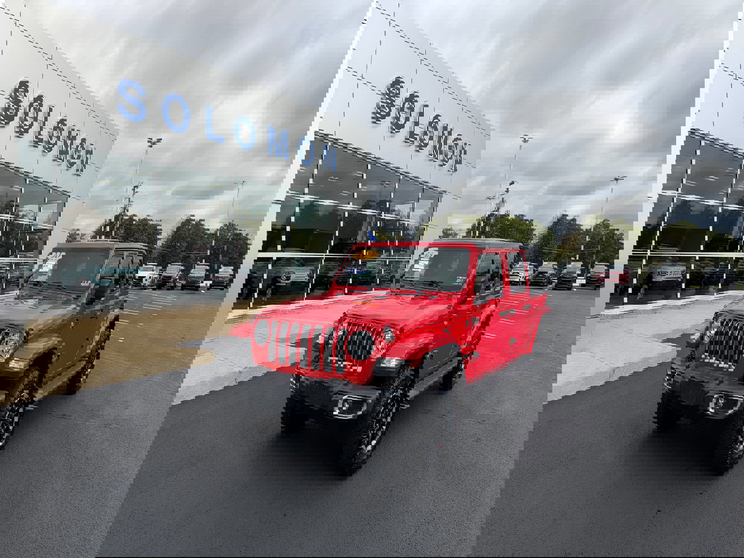 Used 2018 Jeep Wrangler Unlimited Sahara w/ Safety Group image 8