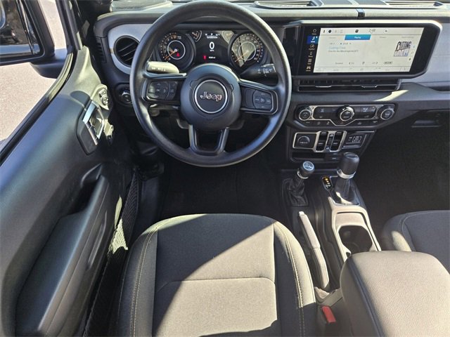 Used 2025 Jeep Gladiator Sport image 11