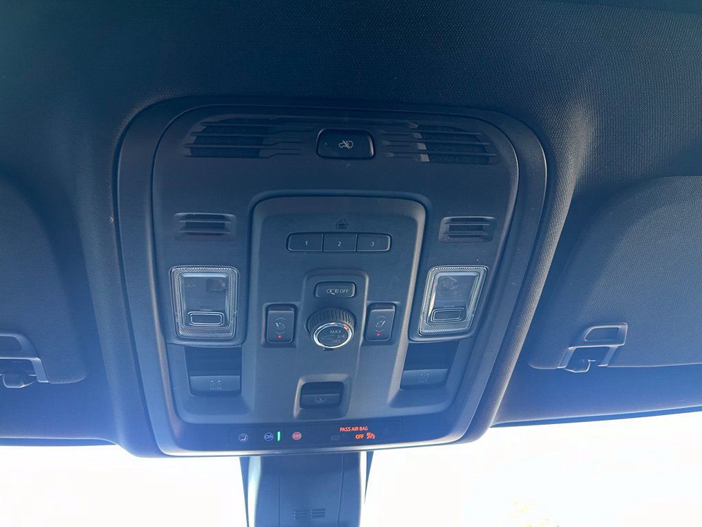 Used 2022 GMC Yukon Denali w/ Denali Premium Package AWD/4WD image 35