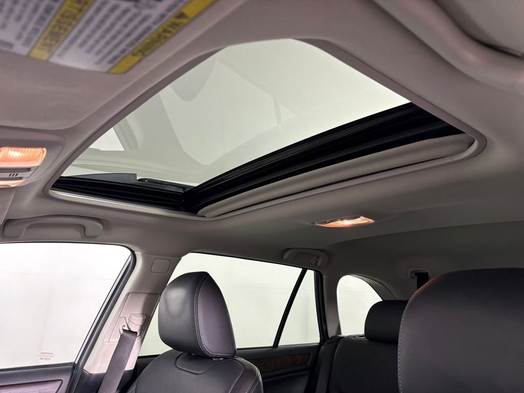 Used 2017 Subaru Outback 3.6R Limited image 25