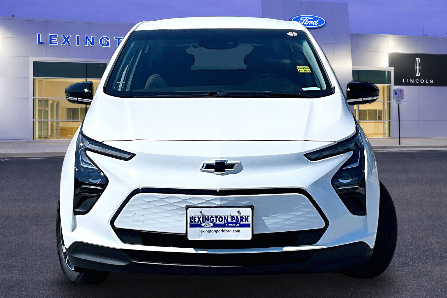 Used 2023 Chevrolet Bolt LT w/ Infotainment Package FWD image 2