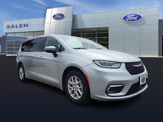 Used 2023 Chrysler Pacifica Touring-L