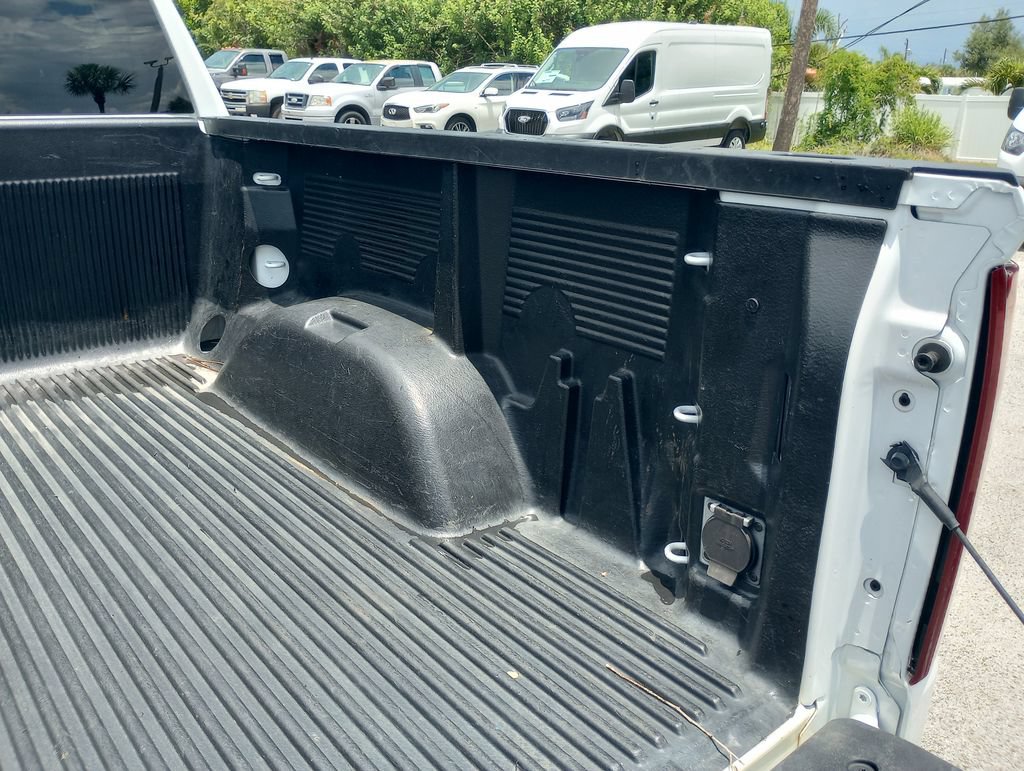 Used 2025 Chevrolet Silverado 1500 LT RWD image 9