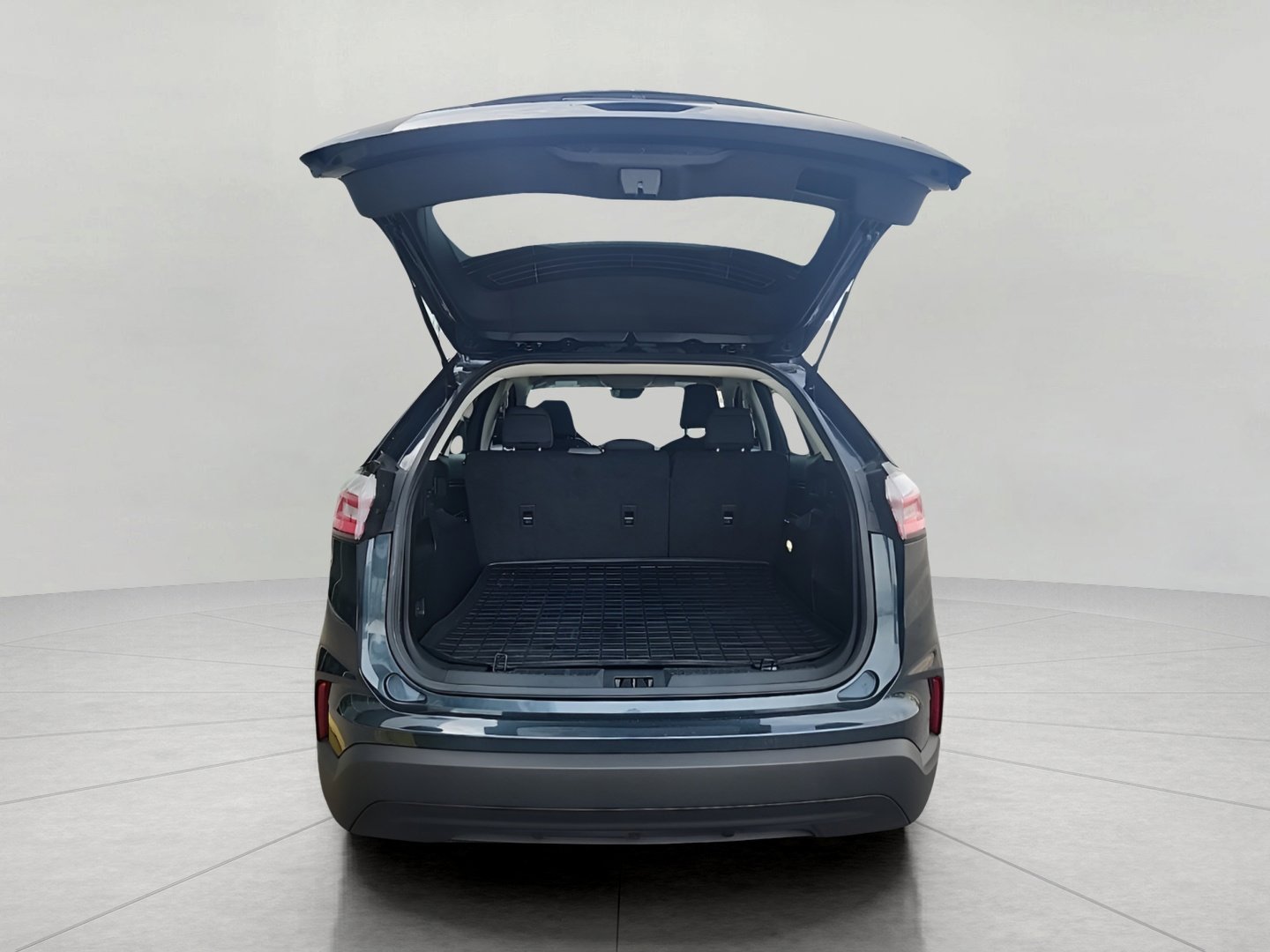 Certified 2023 Ford Edge SE image 8