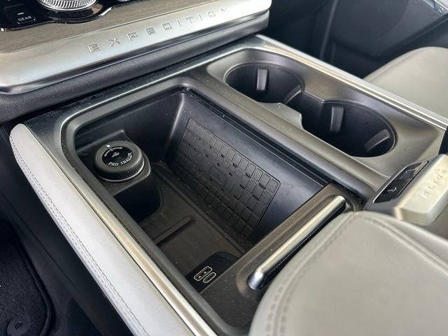 Certified 2025 Ford Expedition Max Platinum w/ Driver's Package AWD/4WD image 22