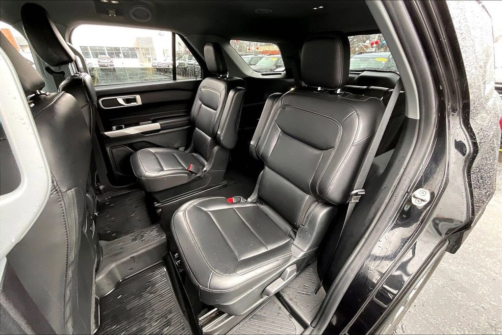 Certified 2022 Ford Explorer XLT w/ Equipment Group 202A image 23