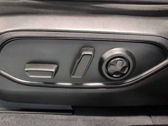 Used 2023 Jeep Grand Cherokee Altitude AWD/4WD image 13