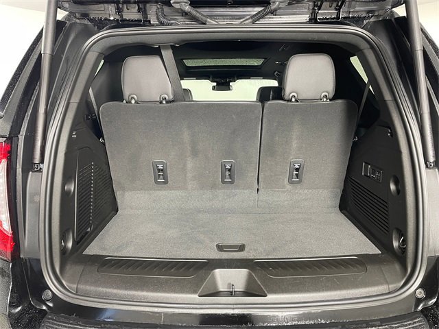 Used 2023 GMC Yukon SLT w/ SLT Luxury Package image 23