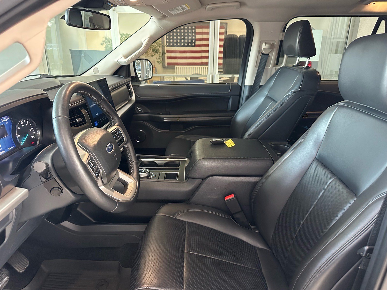Certified 2024 Ford Expedition XLT RWD image 15