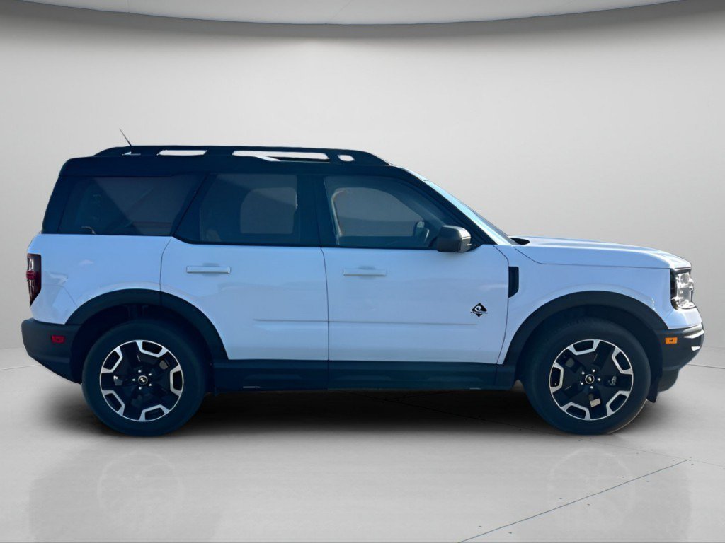 Certified 2022 Ford Bronco Sport Outer Banks w/ Tech Package AWD/4WD image 4