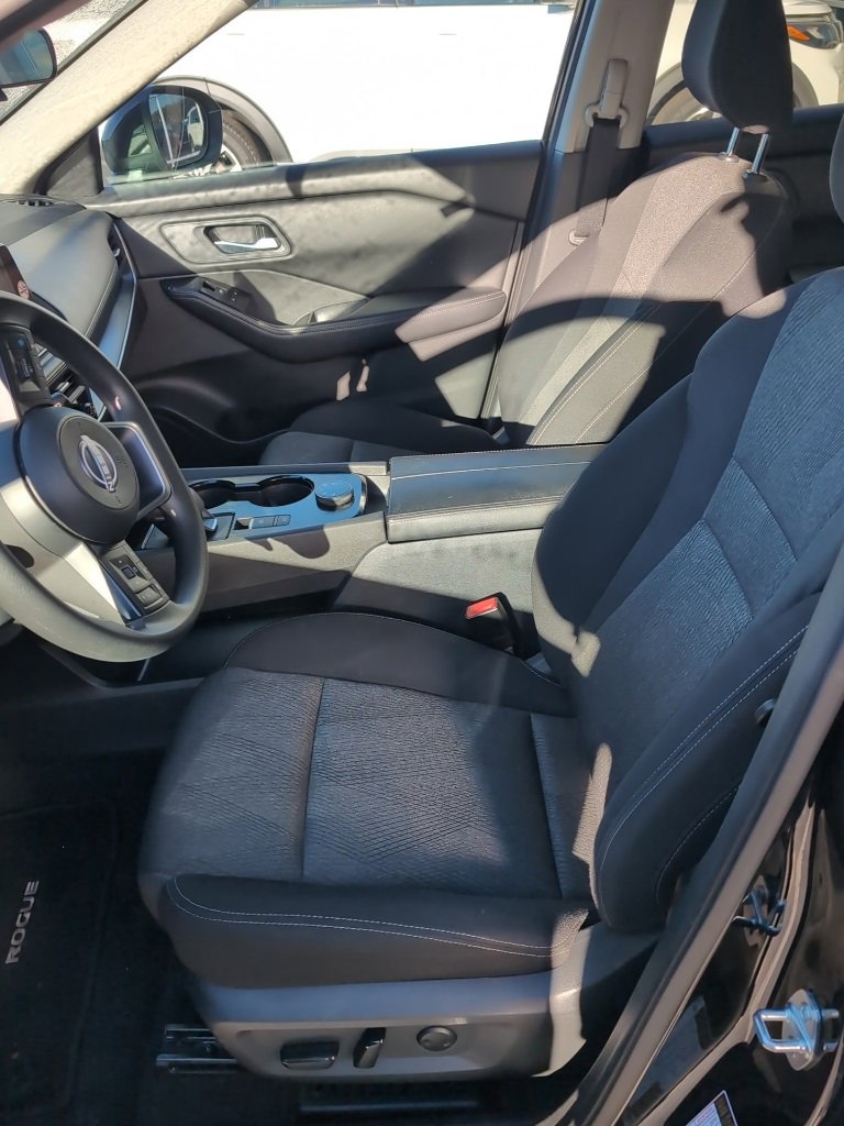 Used 2024 Nissan Rogue SV image 6