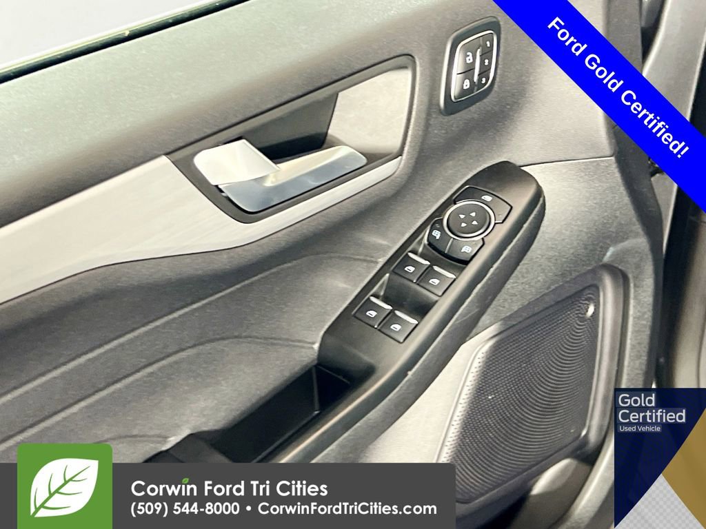 Certified 2025 Ford Escape Platinum image 12