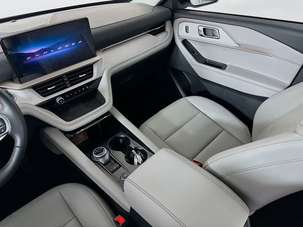 Certified 2025 Ford Explorer Active w/ Active Comfort Package RWD image 11
