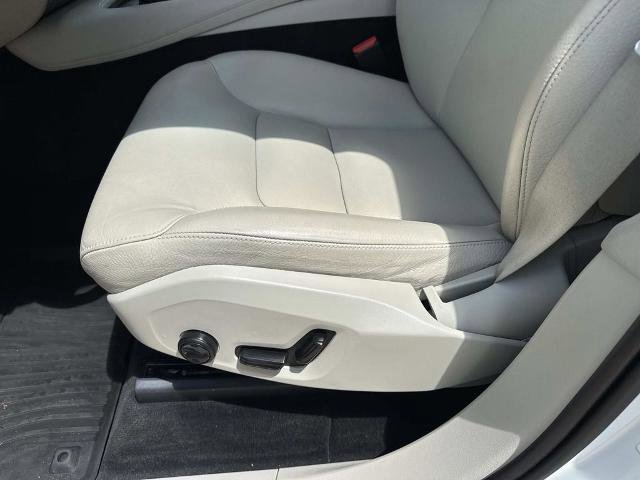 Used 2017 Volvo XC90 T6 Momentum w/ Vision Package AWD/4WD image 19