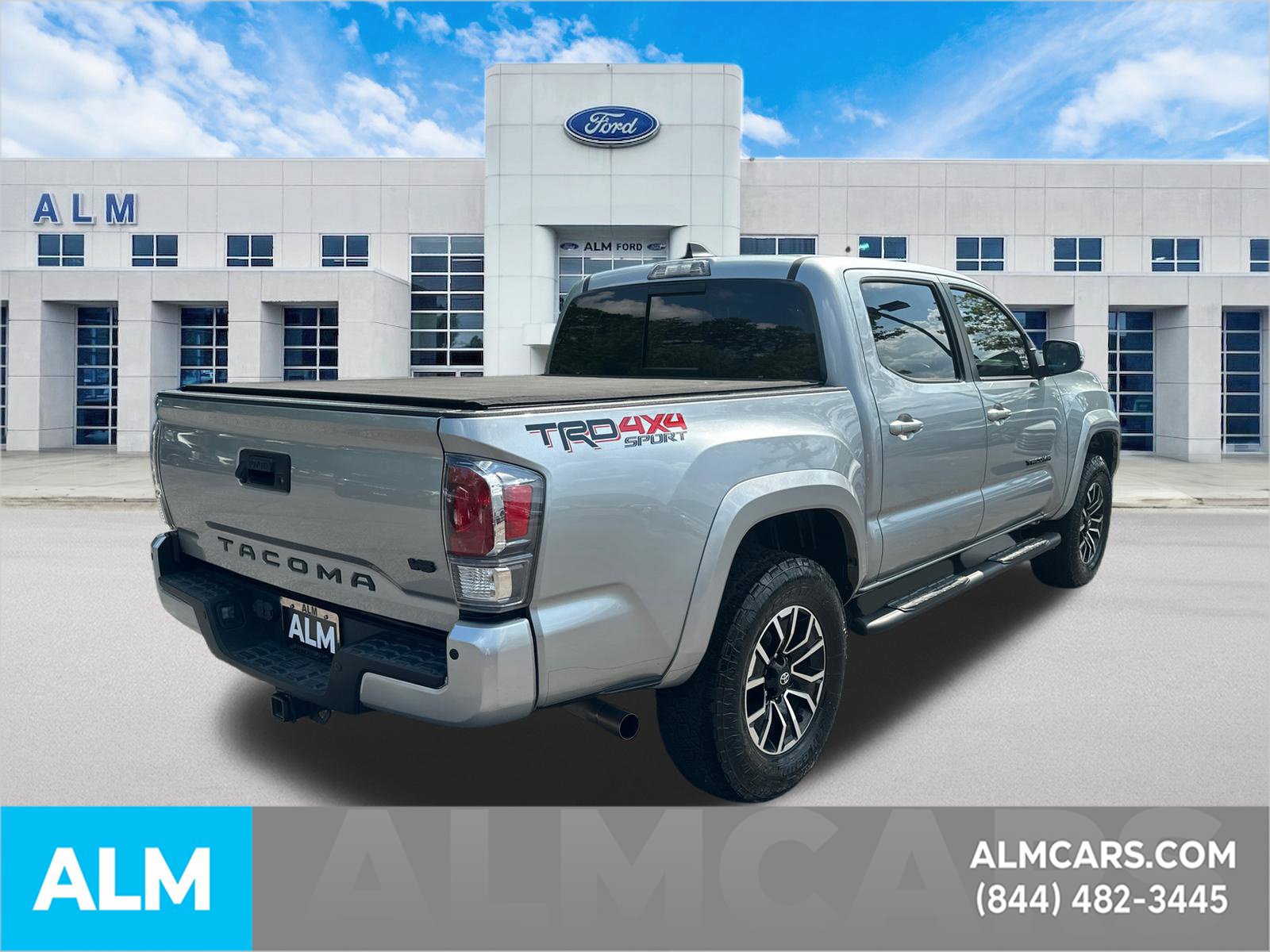 Used 2022 Toyota Tacoma TRD Sport w/ TRD Premium Sport Package AWD/4WD image 5