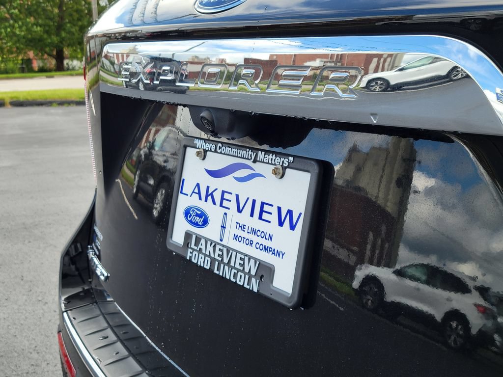 Certified 2022 Ford Explorer Limited w/ Equipment Group 301A AWD/4WD image 28