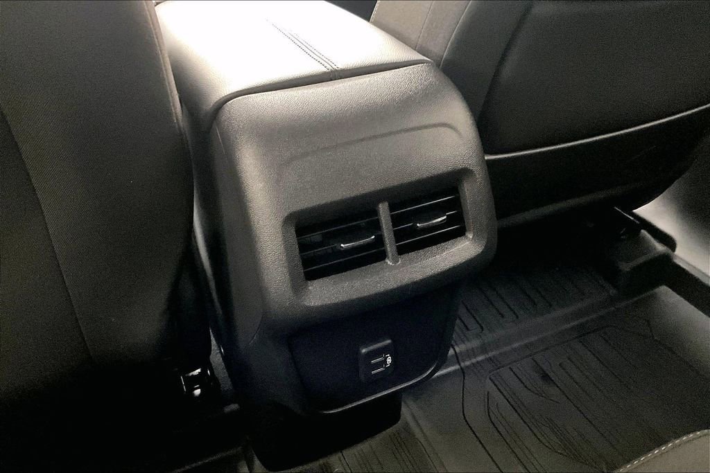 Used 2024 GMC Terrain SLE w/ Driver Convenience Package image 33