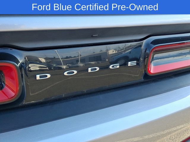 Used 2017 Dodge Challenger SXT w/ Blacktop Package RWD image 30