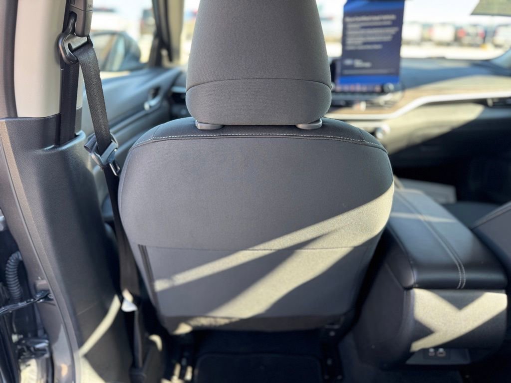 Used 2025 Nissan Altima 2.5 SV image 33